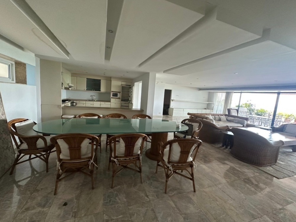 Oceanfront 3-Bedroom Condo with Panoramic Ocean & Pool Views Oceanfront 3-Bedroom Condo with Panoramic Ocean & Pool Views