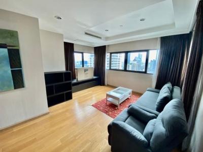 Condo for sale, Sathorn Garden, Building B, 25th floor, size 64 sq m., cheap price 10,538,300 baht.