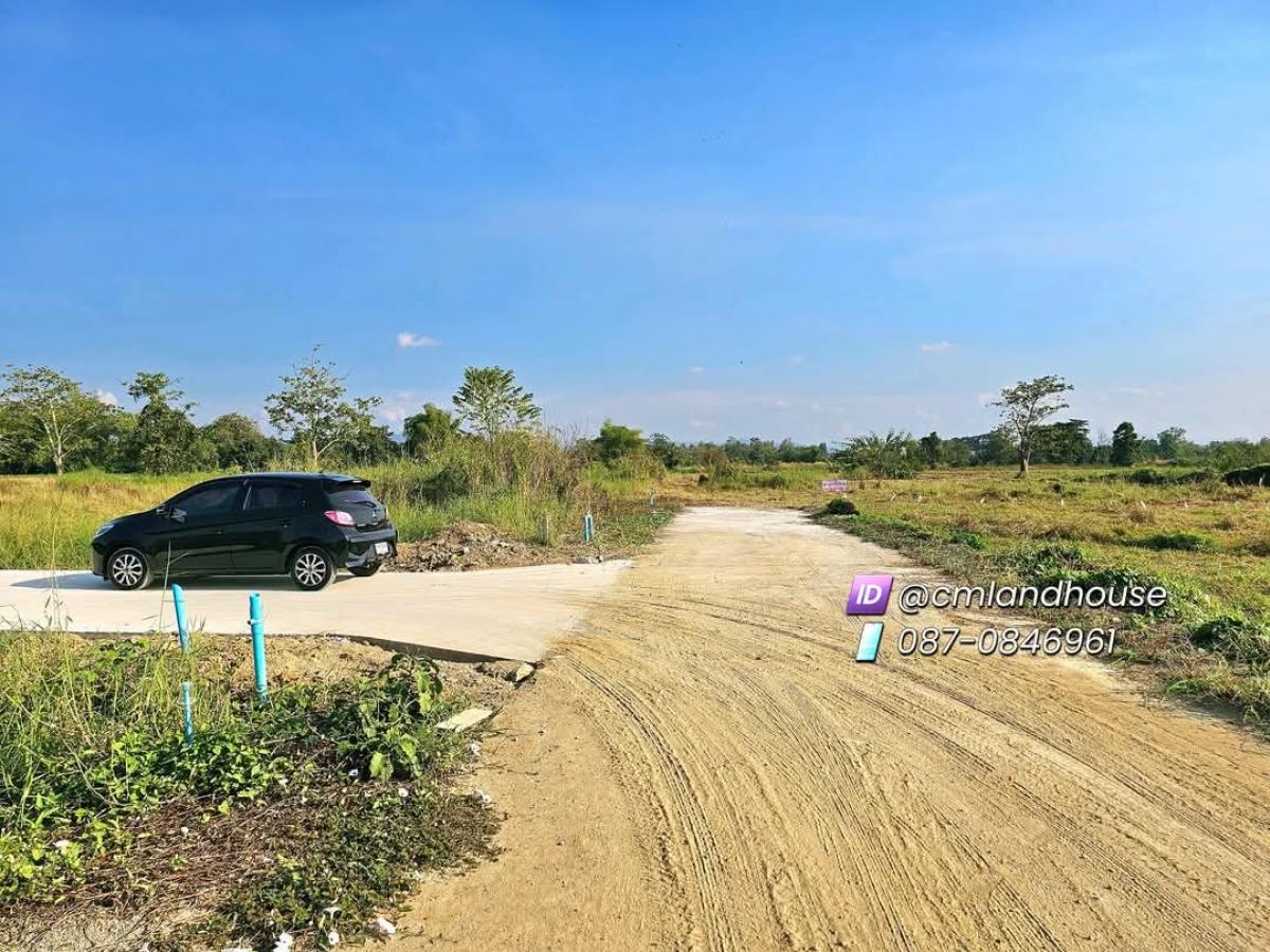 Land 1-0-14 rai for sale, cheap price 1.99 million (4,800/sq m), Song Ban Subdistrict, Doi Saket District, near Pa Pong Guard Tower, to Central Festival Chiang Mai, only 18 km. Land 1-0-14 rai for sale, cheap price 1.99 million (4,800/sq m), Song Ban Subdistrict, Doi Saket District, near Pa Pong Guard Tower, to Central Festival Chiang Mai, only 18 km.