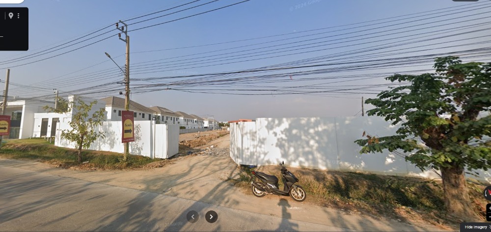Land for sale, filled in, 6-1-83.4 rai (2,583.4 square wa), next to Wat Saphan Sung Road, near Thai Chamber of Commerce Road, near the Pink Line electric train.