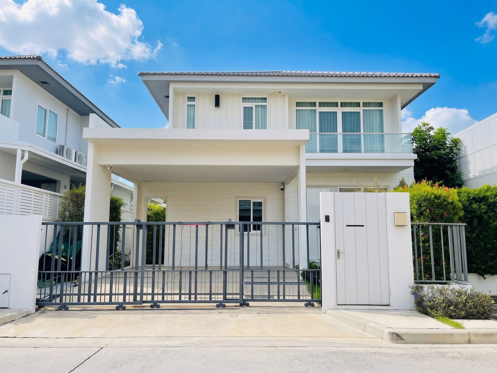 มัณฑนา บางนา-วงแหวน Sale-Rent บ้านเดี่ยว หลังมุม เนื้อที่เยอะ มัณฑนา บางนา-วงแหวน Sale-Rent บ้านเดี่ยว หลังมุม เนื้อที่เยอะ