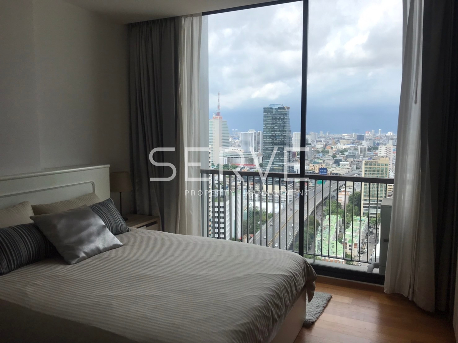 🔥18 K🔥 Studio with Partition 34 sq.m. Super High Fl. 30+ Good Location BTS Surasak 160 m. at Noble Revo Silom Condo / For Rent