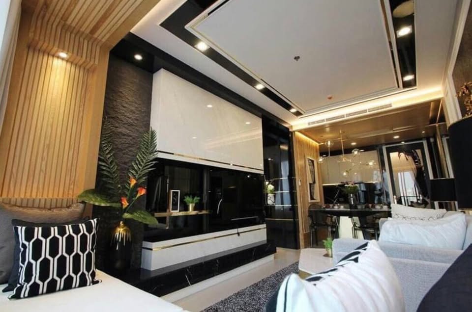 ♦ Prime Location ♦ ตึก C ชั้น 15+ 55.00 ตร.ม. | 1 ห้องนอน 1 ห้องน้ำ | คอนโดมี Skywalk เชื่อมเข้า BTS เพลินจิต, Central Embassy – รูปที่ 2