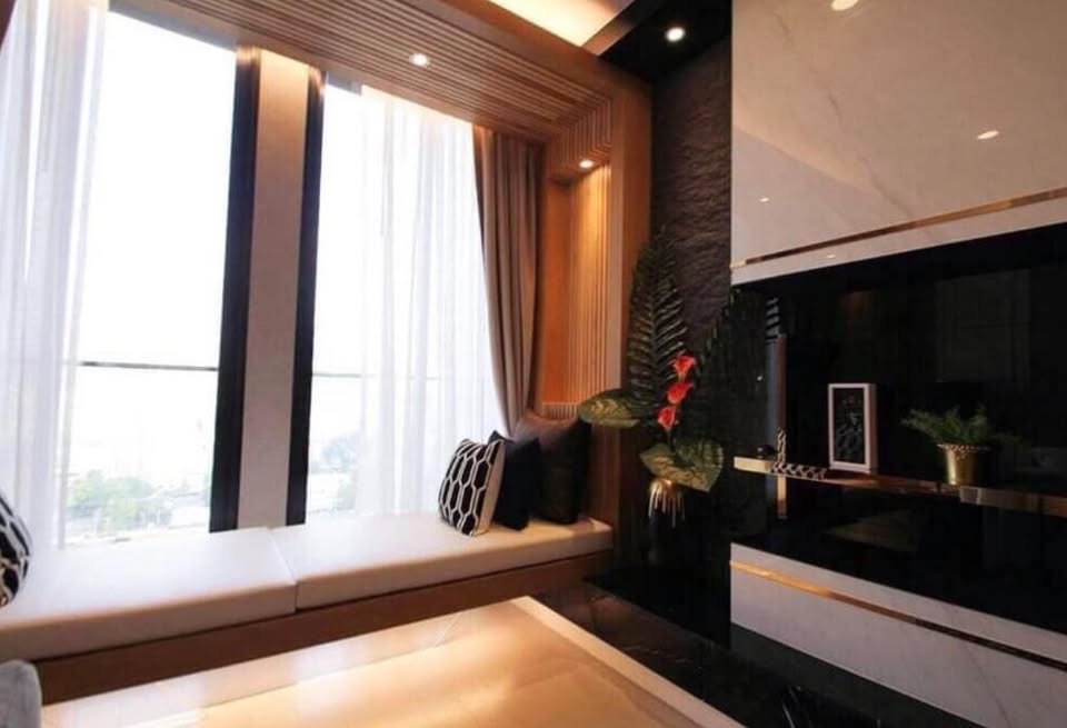 ♦ Prime Location ♦ ตึก C ชั้น 15+ 55.00 ตร.ม. | 1 ห้องนอน 1 ห้องน้ำ | คอนโดมี Skywalk เชื่อมเข้า BTS เพลินจิต, Central Embassy – รูปที่ 4