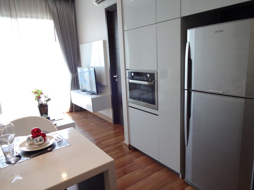 1 Bed Nice Room Fully furnished City view Good Location Close to MRT Thailand Cultural Centre 220 m. @ IVY Ampio – รูปที่ 2