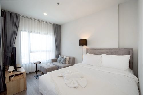 #Ready for short-term rent (1- 4 months) Condo: Rich Point @ BTS Wutthakat (High Rise Condo next to Wutthakat BTS station 0 metres)