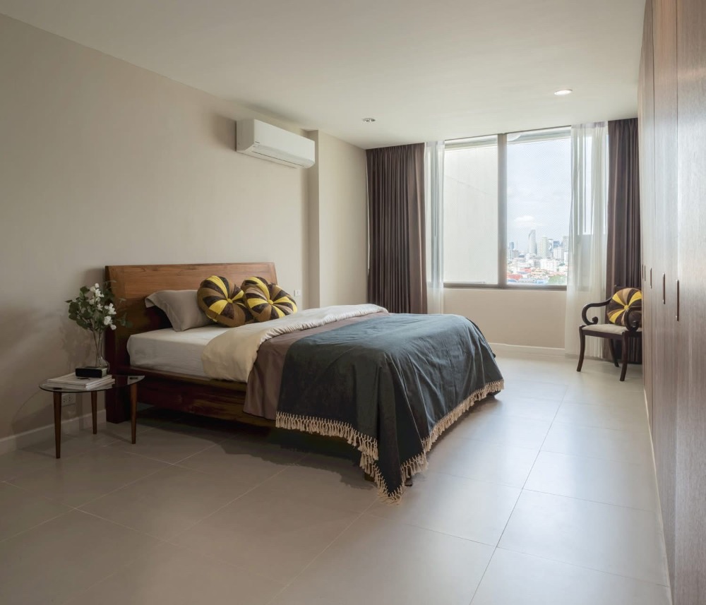 ❖ Chao Phraya Riverside ❖ ชั้น 10+ 3 ห้องนอน 3 ห้องน้ำ | 200.00 ตร.ม. มีระเบียงส่วนตัว | คอนโดใกล้ BTS คลองสาน 2 นาที, ไอคอนสยาม 3 นาที, ล้ง 1919 3 นาที
