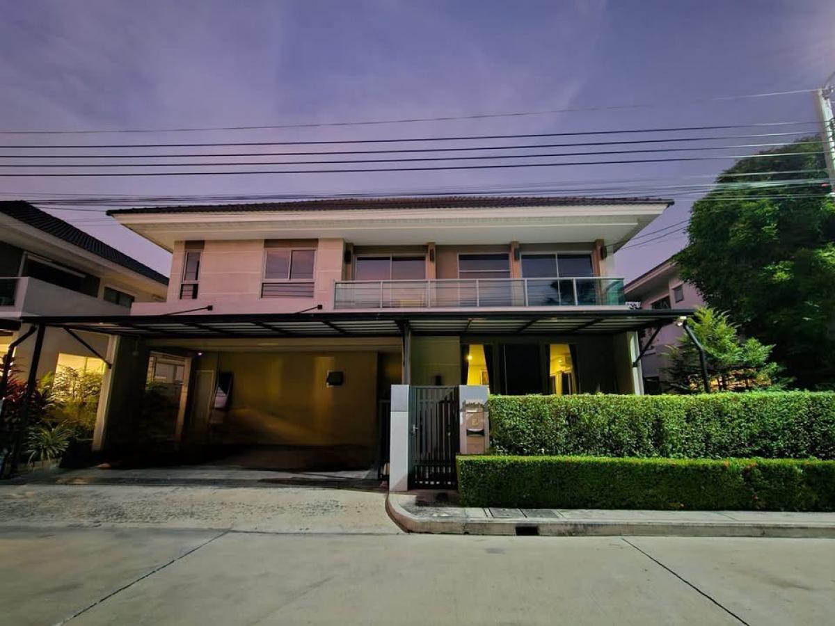 📢👇Perfect Place Rama 9-Krungthepkreetha a place that easily traveling with multiple routes: Ramkhamhaeng, Thap Chang Toll Gate, Krungthep Kreetha, Romklao, and Suvarnabhumi Airport. The project is located on the main road and has access through Mistine Al