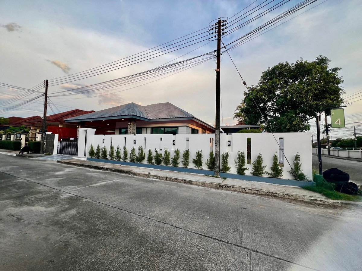 Single house, Pa Khlok zone, Thalang. Single house, Pa Khlok zone, Thalang.