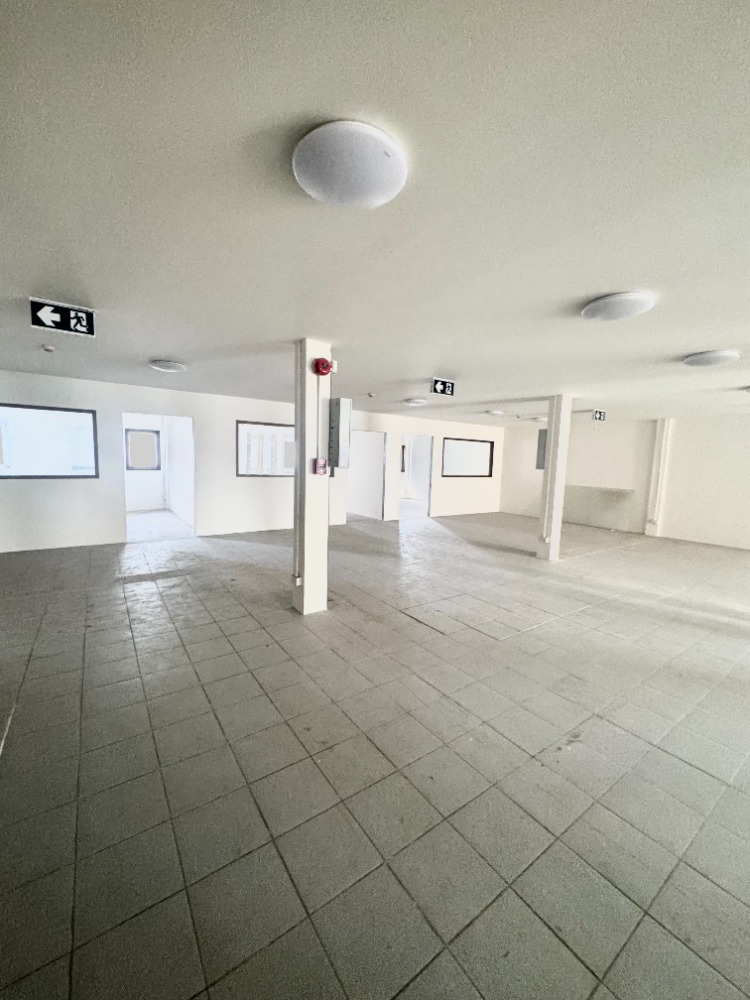 Space for rent, business in Ngamwongwan 47 Space for rent, business in Ngamwongwan 47