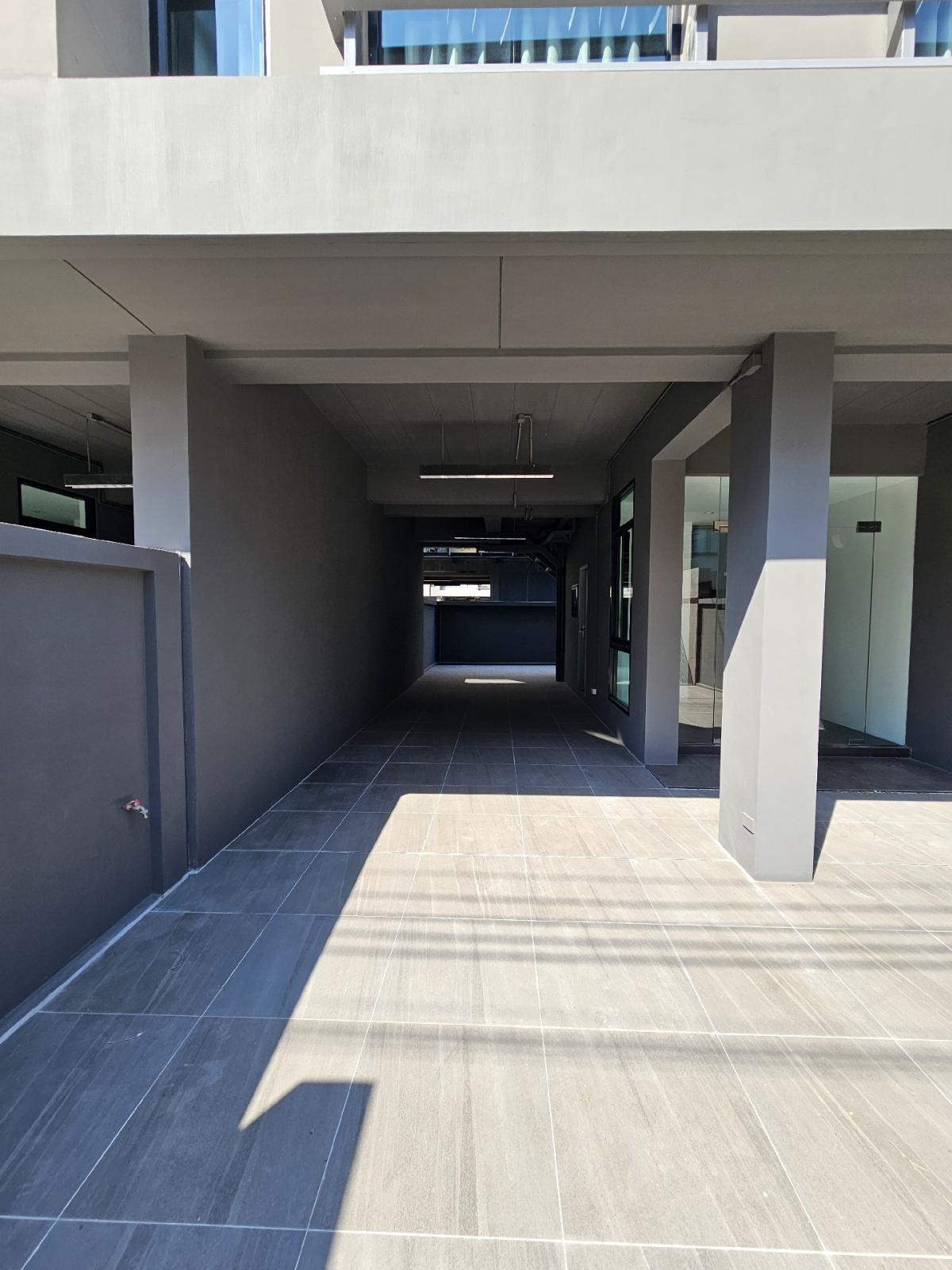 For Rent 💥4-storey home office, ARCO, near the expressway, Ekkamai - Ram Intra (behind CHIC REPUBLIC), Soi Yothin Phatthana 11, ready to move in, suitable for both residential and Home Office. – รูปที่ 3