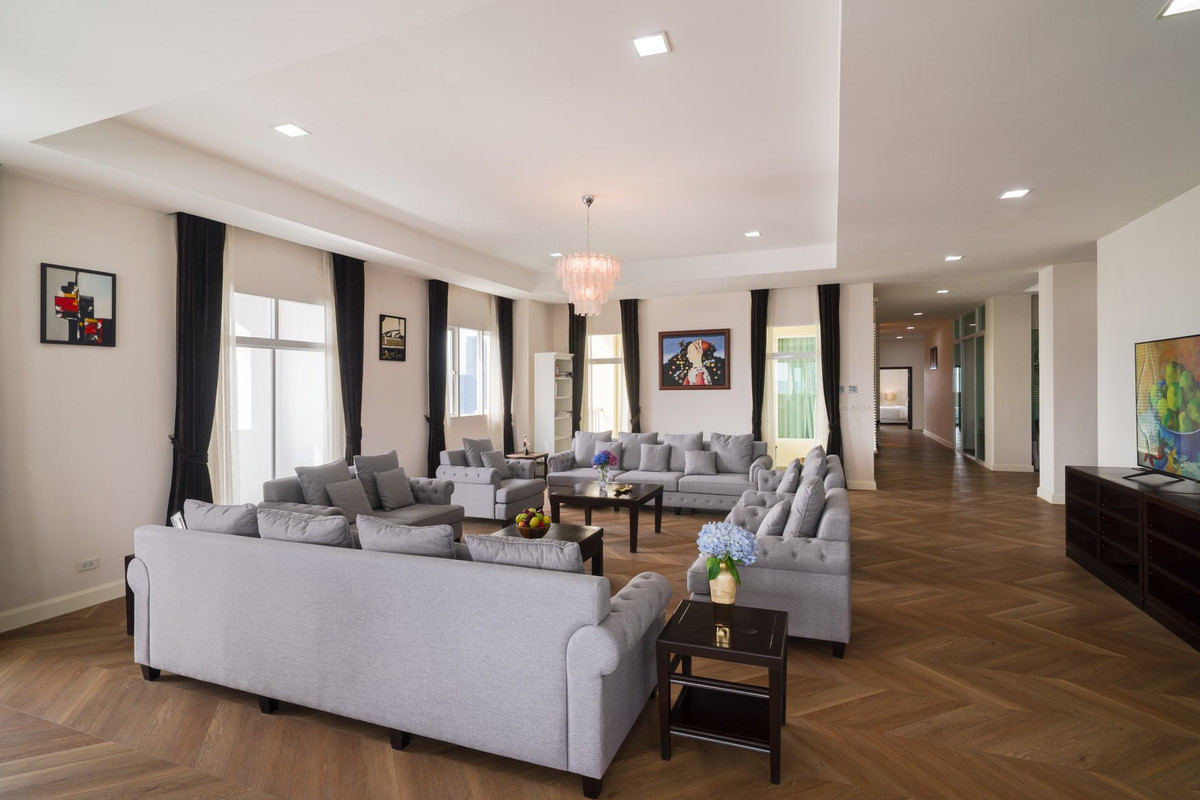 ✨ ให้เช่าPenthouse รีโนเวทใหม่ใจกลางเมือง ขนาด 440 ตรม. เฟอร์นิเจอร์ครบ ชั้นบนสุด ใกล้BTSอโศก และMRT สุขุมวิท