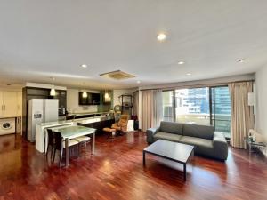 Rare 320 Sq.m 4-Bedroom Condo for Sale in Sukhumvit 39 Near Phetchaburi Road 