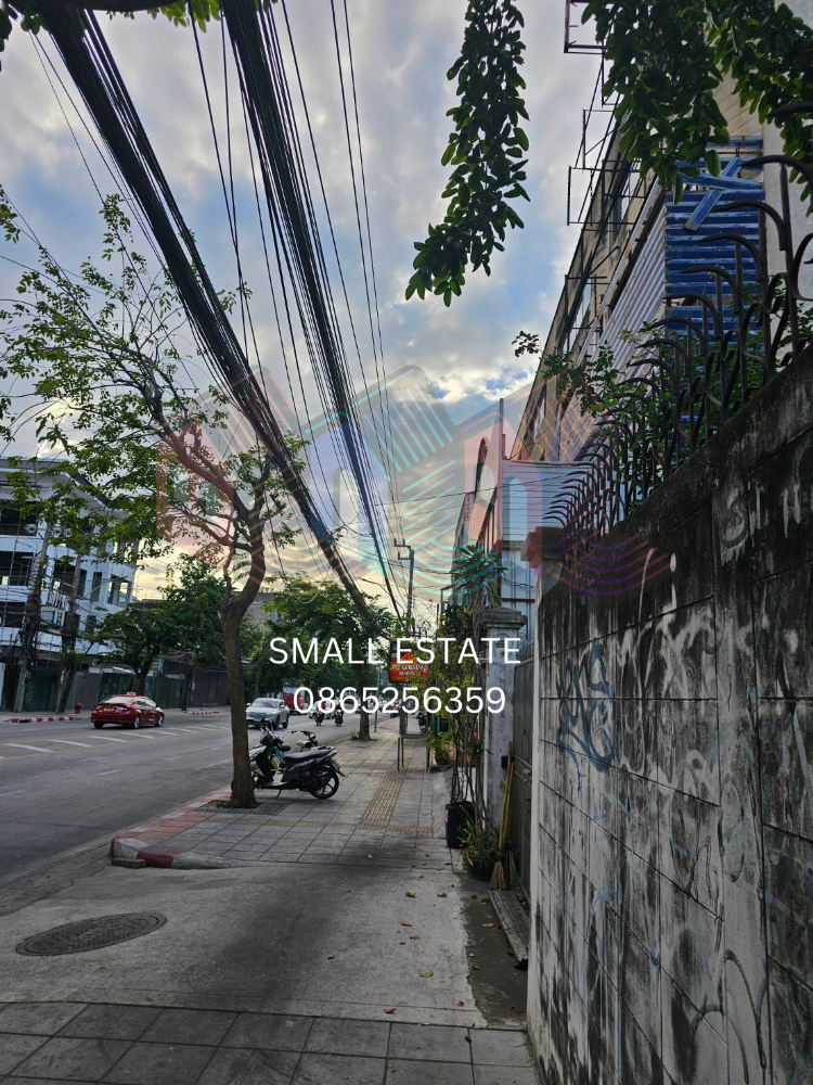 For sale: 2-storey detached house on Udomsuk Road (Sukhumvit 103), in the heart of a prime location. For sale: 2-storey detached house on Udomsuk Road (Sukhumvit 103), in the heart of a prime location.