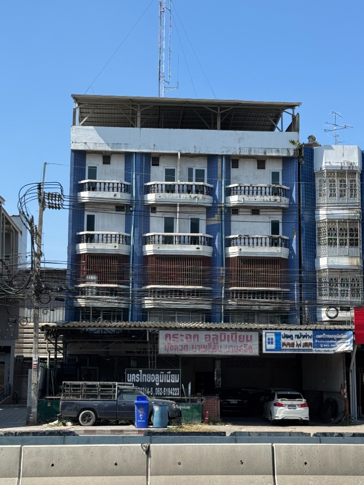 ขายด่วน อาคารพาณิชย์ 4.5 ชั้น ติด MRT ศรีด่าน ขนาด 75.7 ตร.วา ทำเลดี เดินทางสะดวก ติดถนนใหญ่ ศรีนครินทร์ สนใจ ติดต่อ สุเมธ 061-949-8888 ขายด่วน อาคารพาณิชย์ 4.5 ชั้น ติด MRT ศรีด่าน ขนาด 75.7 ตร.วา ทำเลดี เดินทางสะดวก ติดถนนใหญ่ ศรีนครินทร์ สนใจ ติดต่อ สุเมธ 061-949-8888
