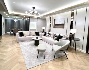 📢👇Sell with tenant til January 26
Newly renovated petfriendly unit in Emdistrict near Benjakitti and Benjasiri Park