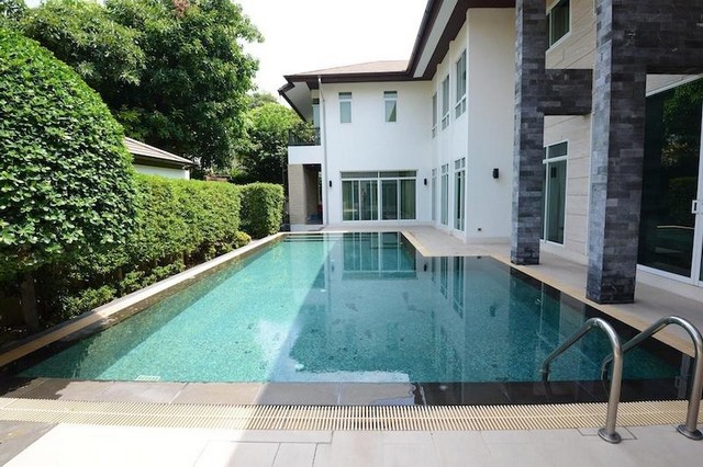 ขายบ้านเดี่ยว2ชั้น 260 ตร.วสระว่ายน้ำส่วนตัวย่านเลียบด่วนชอยโยธินพัฒนา               หมู่บ้านไพรเวทเนอวาน่าลาดพร้าว Private Nirvanaบ้านหรูมีสไตล์ ภายใต้คอนเซป “ Natural Design House“