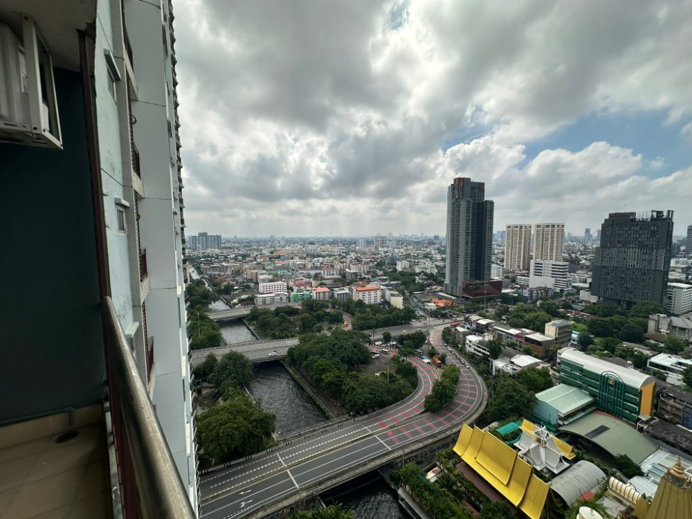 Urgently Sale! Supalai Park Eakkamai-Thonglor (2 bedrooms)