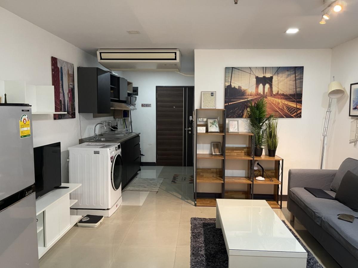 Condo for rent Sukhumvit Suite, beautiful room, complete electrical appliances and furniture, has a built-in washing machine and dryer. Condo for rent Sukhumvit Suite, beautiful room, complete electrical appliances and furniture, has a built-in washing machine and dryer.