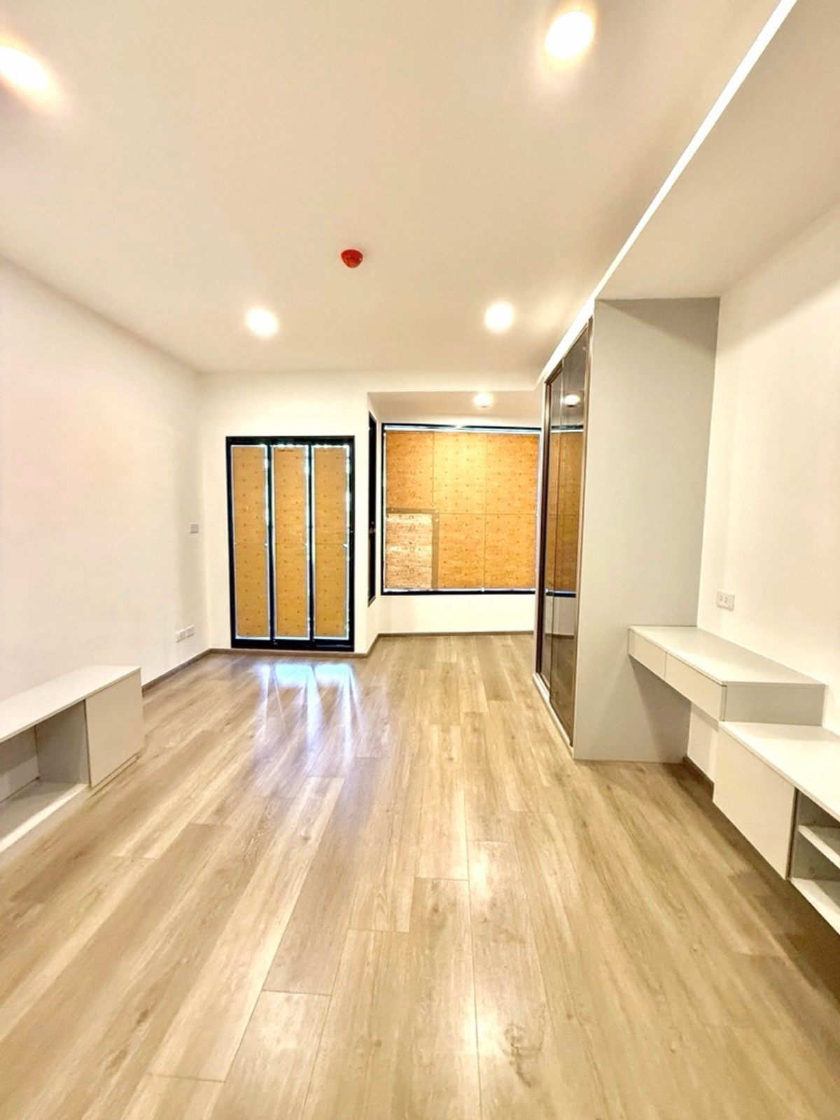 Condo next to MRT Huai Khwang, 2-storey high ceiling room, beautiful view in the heart of Ratchada, Huai Khwang – รูปที่ 2