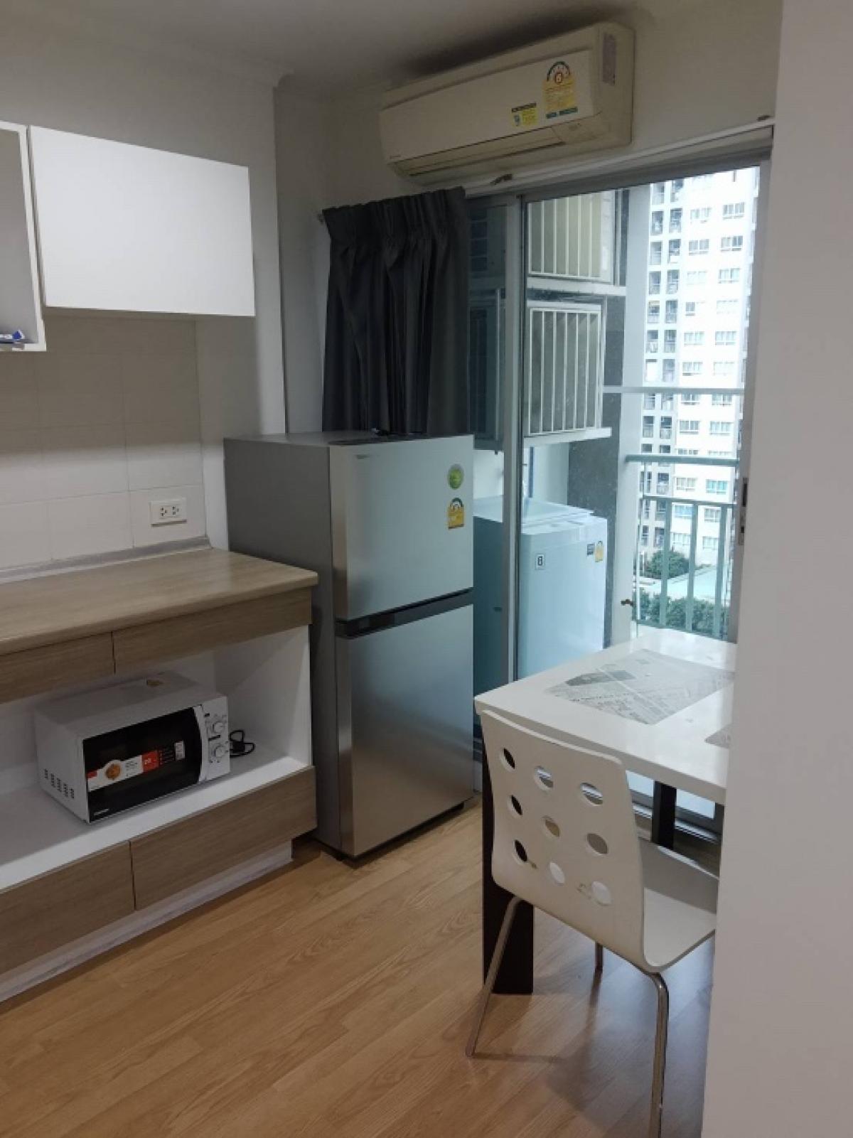 There is a washing machine🌵 for rent at Lumpini Park Pinklao, Building A, 12th floor, size 28 sq m., price 9,000 baht.