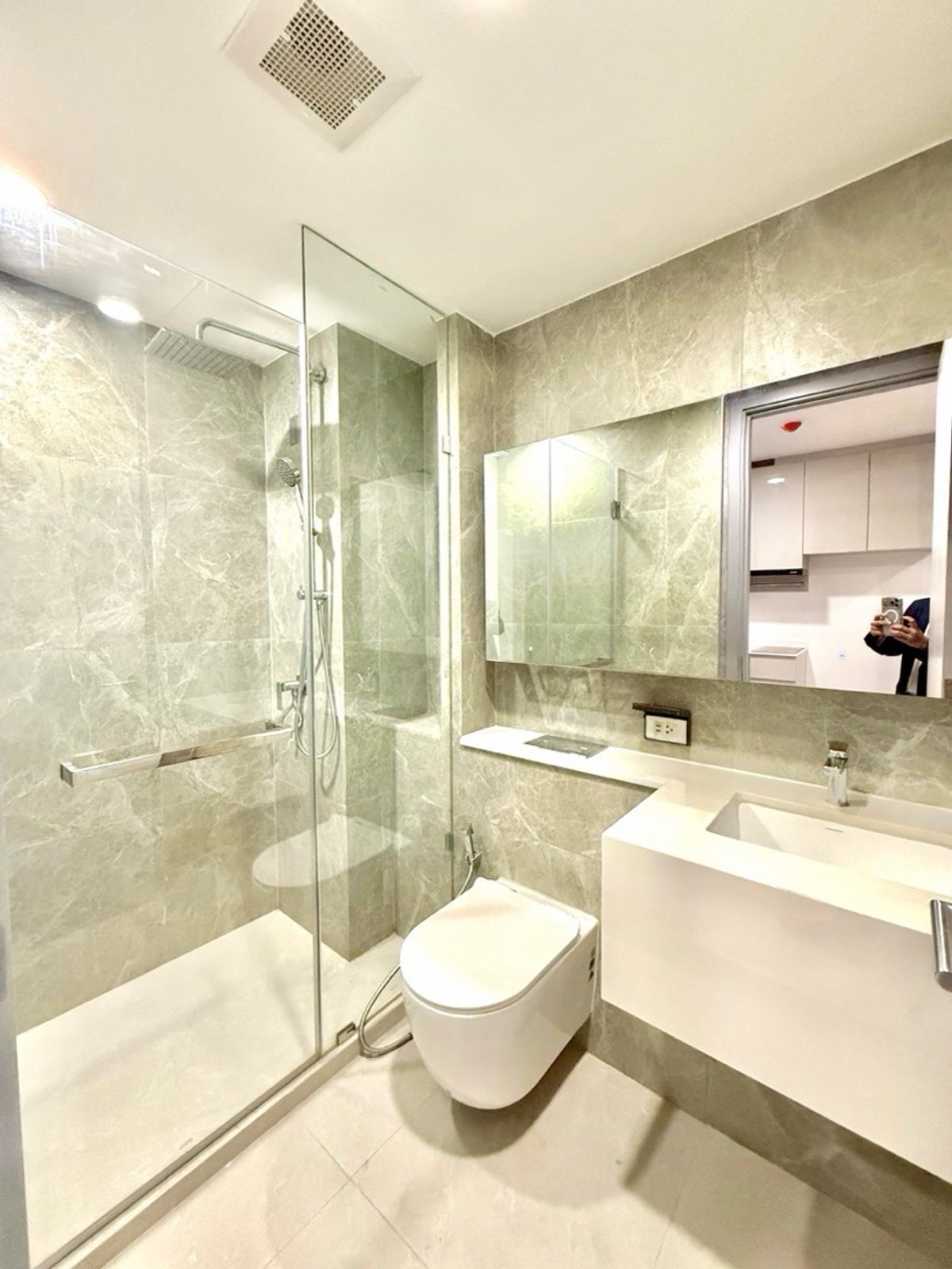 Condo next to MRT Huai Khwang, 2-storey high ceiling room, beautiful view in the heart of Ratchada, Huai Khwang – รูปที่ 4