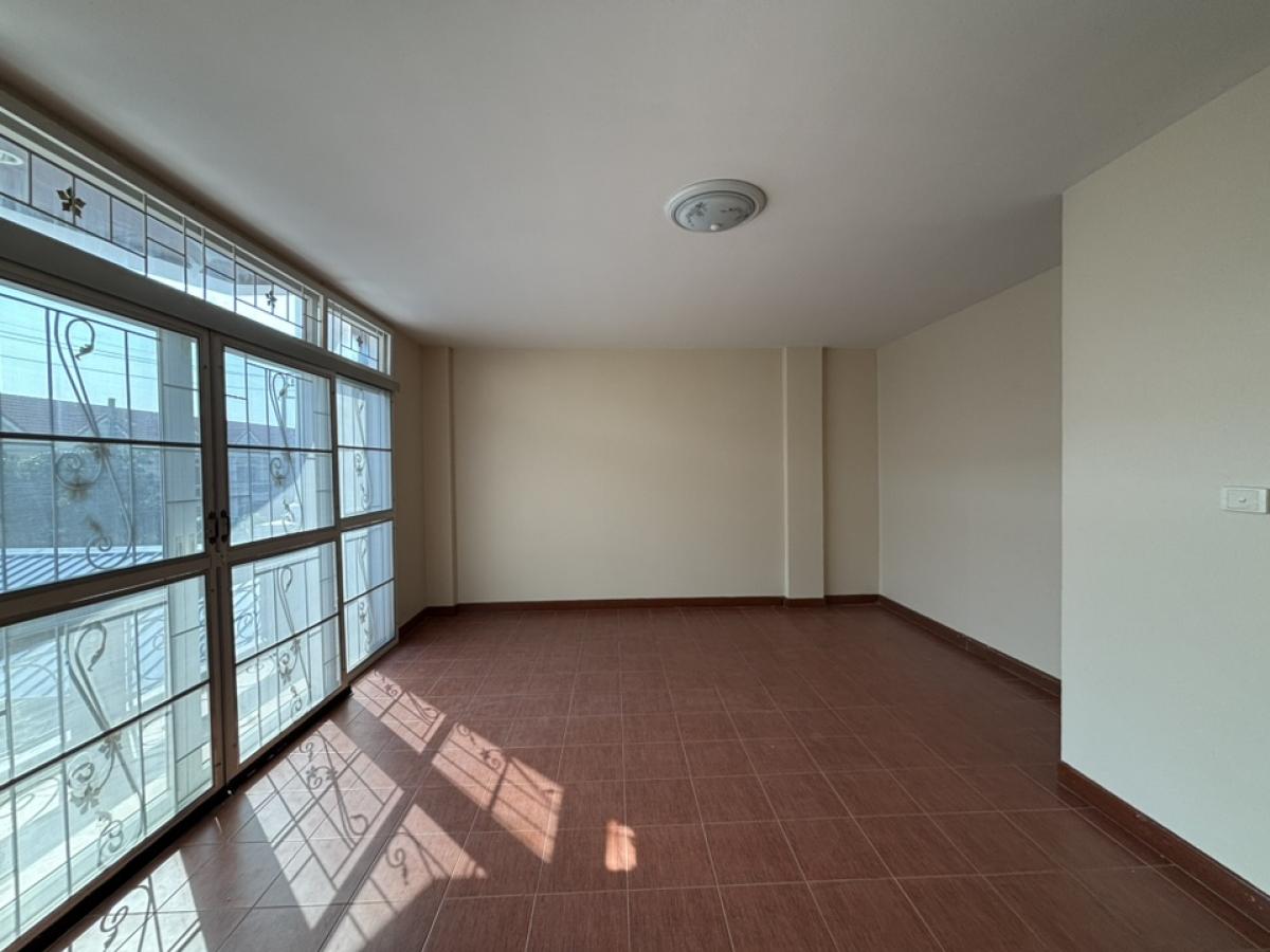 ขาย/เช่าTown home นิรันดร์สิริ เฟส 3 คลองสามวา [Nirunsiri phase 3] 3 ชั้น ขนาด 31 ตรว. 4 ห้องนอน 3 ห้องน้ำ 1 ห้องใต้บันได ซิงค์ครัว 1 ทำครัวเพิ่มเติม 
ราคาขาย 3,450,000 บาท เช่า 15,000
สอบถามข้อมูลเพิ่มเติม
Line : kornkamolnwz | 098-259-9352 [Agent K.Now] – รูปที่ 2