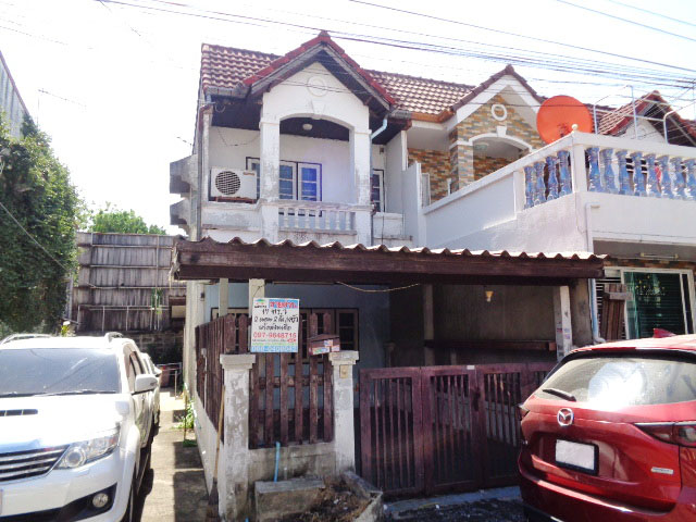 🚩 H1231 Corner townhouse for sale, Arunthorn Village, Sukhaphiban 5 Road, Soi 45, prime location, next to Or-Ngern Market, near the entrance/exit of Ram Intra - Acharn Narong Expressway, Chatuchak checkpoint