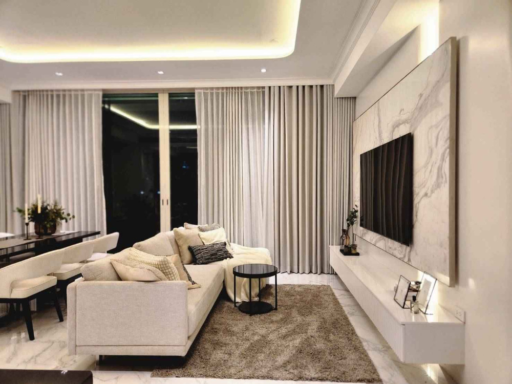 Royce Private Residence Sukhumvit 31: 3bed 3bath 1 Maid 143sqm. 32,900,000 Am: 0656199198 Royce Private Residence Sukhumvit 31: 3bed 3bath 1 Maid 143sqm. 32,900,000 Am: 0656199198