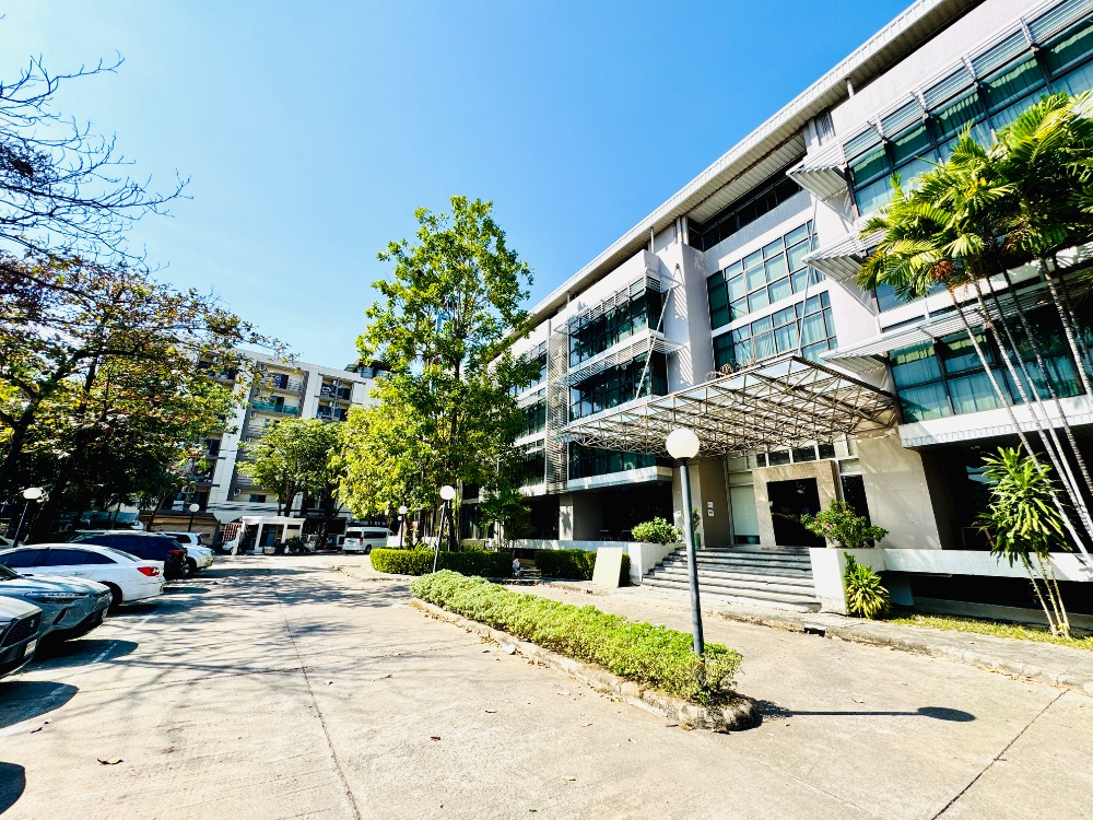For sale: 5-storey office building, size 2 rai 1 ngan 24 square wa, Sukhumvit 71, Soi Pridi Banomyong 42, Khlong Tan Nuea Subdistrict, Watthana District, Bangkok