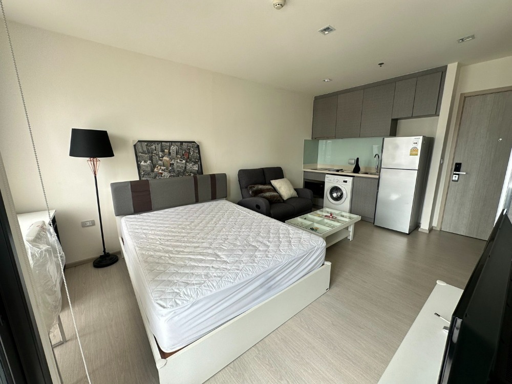 Cheapest unit ever! Urgent Sale! Rhythm Sukhumvit36-38 (Studio)