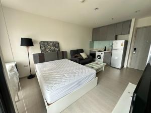 Cheapest unit ever! Urgent Sale! Rhythm Sukhumvit36-38 (Studio)