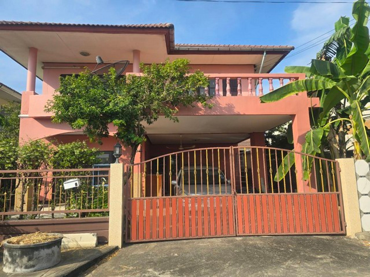 For rent: 2-storey detached house, 63 sq m., Ruean Natural Home Village, Khlong 1, near Thai Market, Pathum Thani