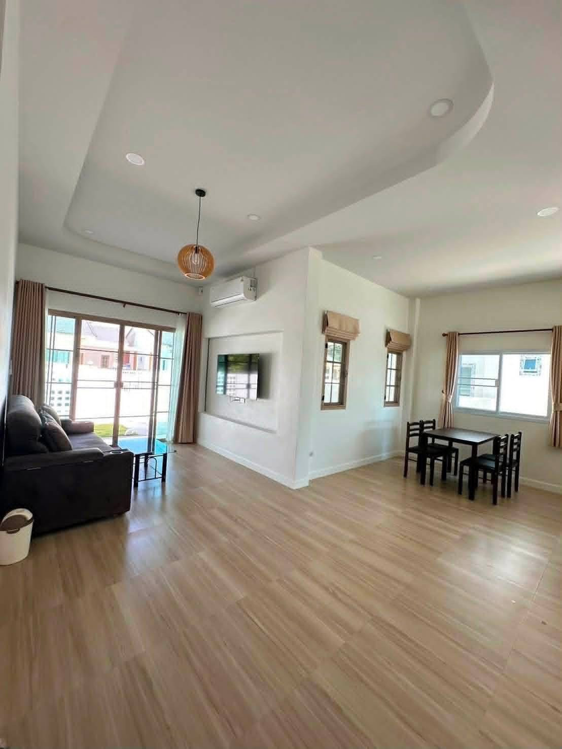   บ้านเดี่ยว สไตล์มินิมอล ว่างให้เช่า. พื้นที่ 110 ตรม.  2 ห้องนอน – รูปที่ 4