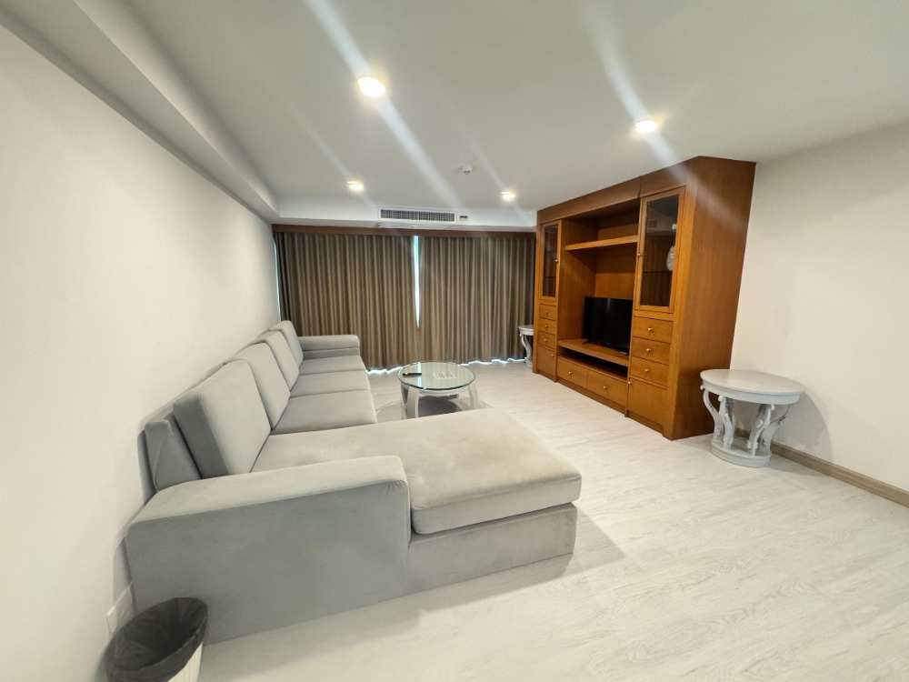 For rent 2 bedrooms 300 sq m. Chaidee Mansion