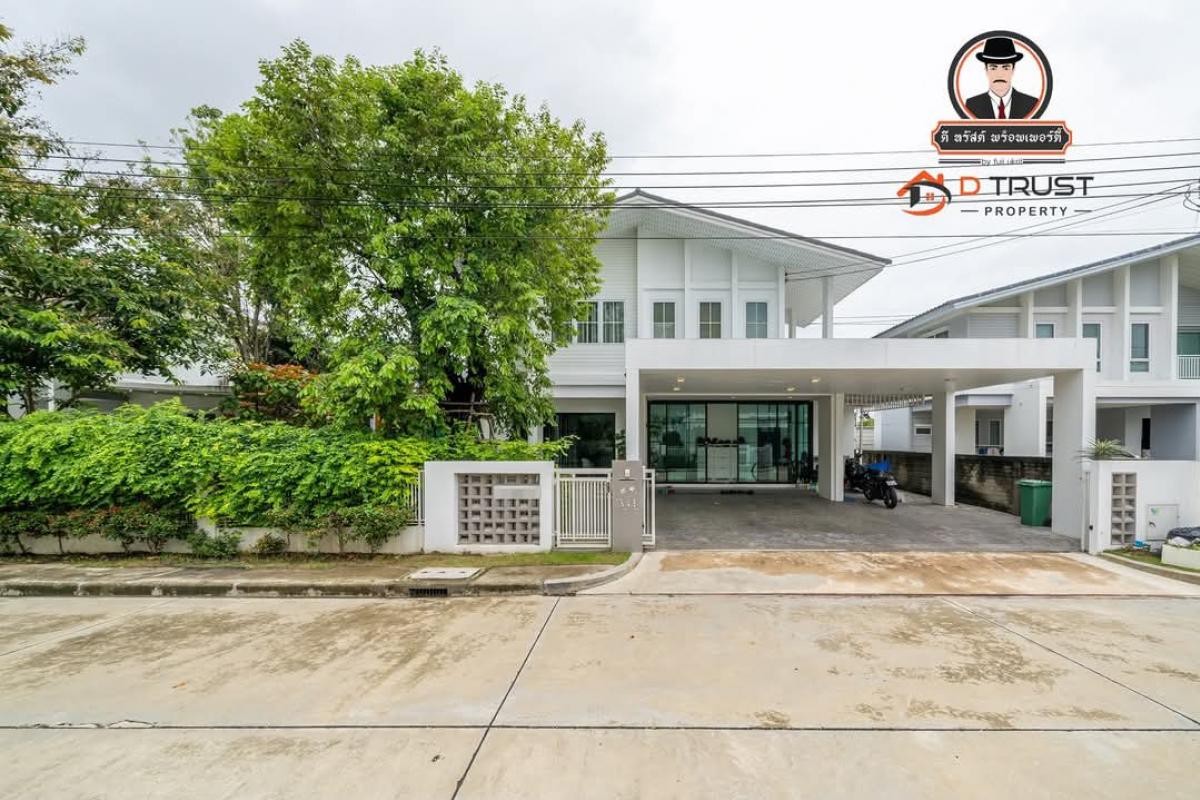 ขาย บ้านเดี่ยว ฮาบิเทีย โมทีฟ ปัญญาอินทรา  4ห้องนอน 4ห้องน้ำ 1ห้องครัว 1ห้องรับรอง 1ห้องอเนกประสงค์  เนื้อที่ 102.8ตร.ว. สภาพบ้านยังใหม่มาก โครงสร้างบ้านดีแข็งแรง บ้านสวยตกเเต่งภายในจอดรถได้ 3คัน ขายราคาถูกไม่เเพง