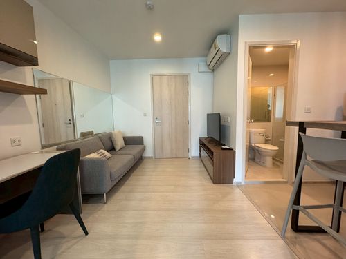 1 Bedroom with walk-in closet Near MRT Phetchaburi &amp; Airport link Makkasan
