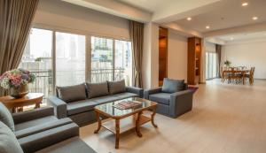 For rent 3 bedrooms 270 sq m. Chaidee Mansion