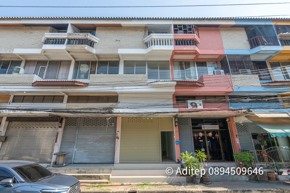 Commercial building for sale, Theparak 60 m. Sri Charoen Villa, size 1 unit, 3 and a half floors, 18 sq m., near Sinphaet Hospital, Siam Commercial Bank Theparak Branch Commercial building for sale, Theparak 60 m. Sri Charoen Villa, size 1 unit, 3 and a half floors, 18 sq m., near Sinphaet Hospital, Siam Commercial Bank Theparak Branch