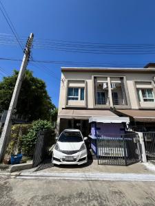 P-2642 ขายด่วน ! บ้านกลางเมืองสวนหลวง บ้านหลังมุม มีพื้นที่ด้านข้าง ทำเลดี เดินทางสะดวก