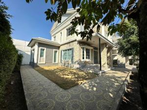 For rent, luxury single house, 124 sq w, Narasiri Bangna