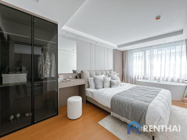 สำหรับ ขาย คอนโด 2 ห้องนอน ที่ Capri Residence