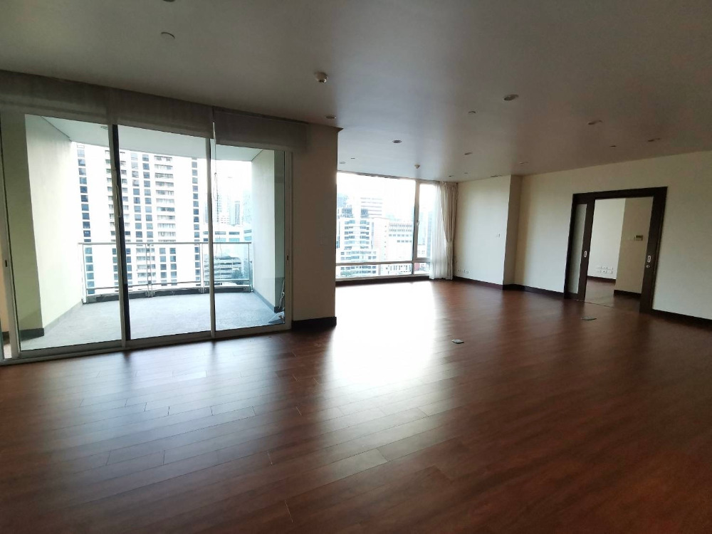 The Park Chidlom: 4bed 5bath + maid 258sqm. 70,000,000 Am: 0656199198 The Park Chidlom: 4bed 5bath + maid 258sqm. 70,000,000 Am: 0656199198