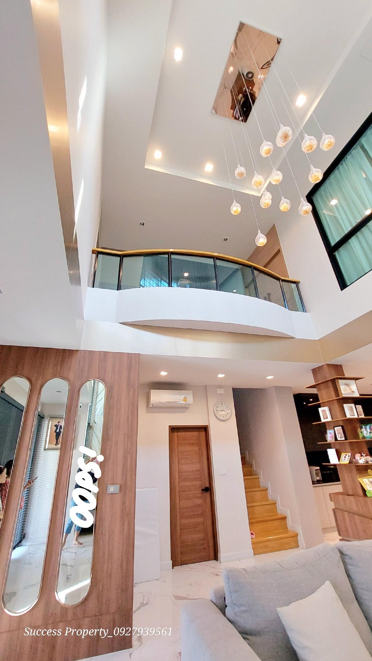ขาบบ้านเดี่ยว 3 ชั้น ตกแต่ง Luxuary  แถมเฟอร์ทั้งหมด ม.ศุภาลัย เอสเซ้นส์ สวนหลวงซอยเฉลิมพระเกียรติ 28  พื้นที่ 400 ตรม. 5นอน 4น้ำ 4จอดรถ  ต่อเติมลงเสาเข็ และบิวอินครัวสวย ขาย 15.5 ล้านบาท – รูปที่ 3