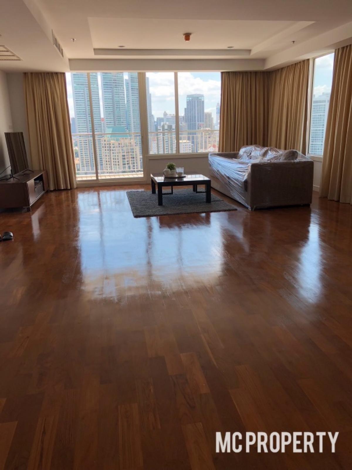 Baan Siri 24 for rent 3 bedroom 190sqm high floor only 90,000 please contact 0816878954 Baan Siri 24 for rent 3 bedroom 190sqm high floor only 90,000 please contact 0816878954