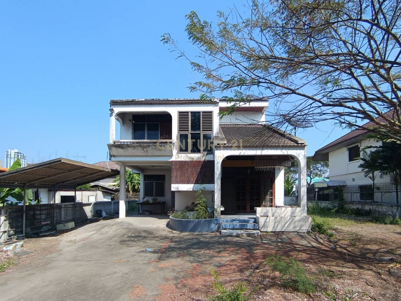 For sale: 2-storey detached house, Soi Seri Villa, Prawet District, near the Yellow Line No. 55-HH-68003