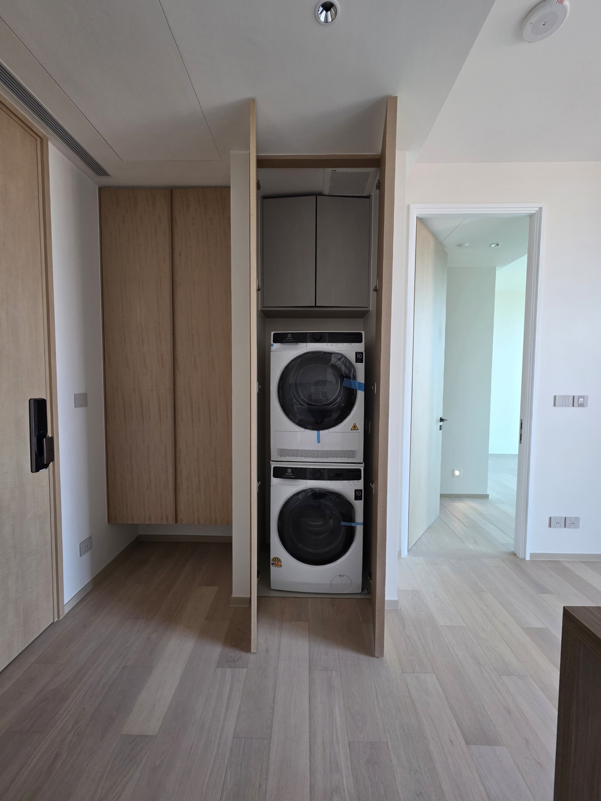 Urgently Sale! Special unit! EI8HTEEN SEVEN 1 BR – รูปที่ 3