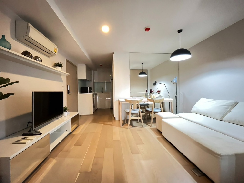 ขายด่วน! ตำแหน่งดีที่สุดในโครงการ! Liv@49 (1 bedrooms) ขายด่วน! ตำแหน่งดีที่สุดในโครงการ! Liv@49 (1 bedrooms)