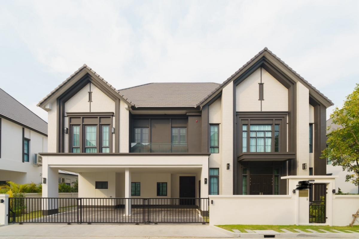 📢👇Sell with tenant til September 2027
Brand new luxury detached house Walenton (size L) next to Mega-Bangna and many international schools and hospitals, fully furnished 📢👇Sell with tenant til September 2027
Brand new luxury detached house Walenton (size L) next to Mega-Bangna and many international schools and hospitals, fully furnished