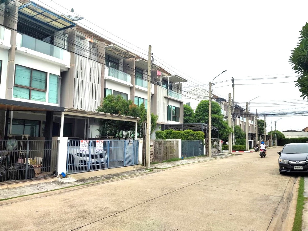 ขาวทาวน์โฮม 3 ชั้น บ้านใหม่ 2 พุทธบูชา แต่งสวย พร้อมอยู่ – รูปที่ 2